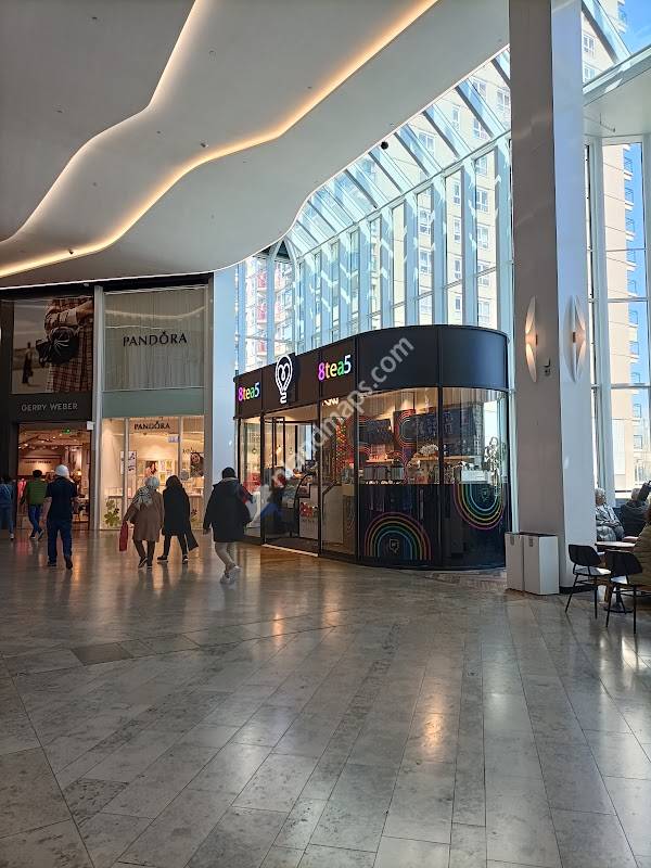 Alexandrium Shopping Center