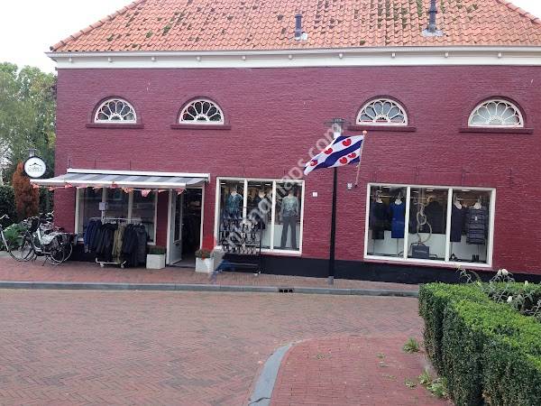 Attie's Mode En Schoenen