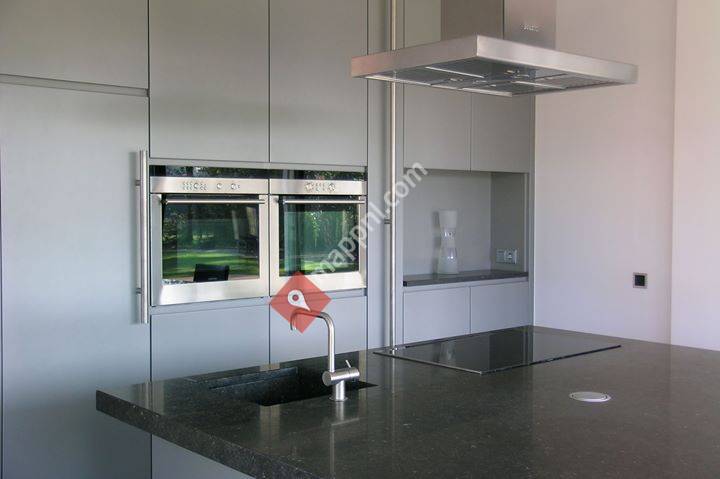 Beemi - Bas Molekamp Interieurbouw