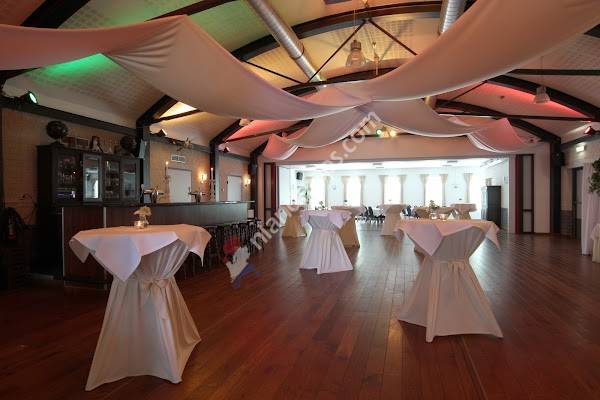 De Holle Eik; Zalencentrum, Eetcafé