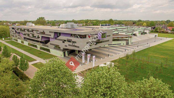 Dr. Nassau College Quintus