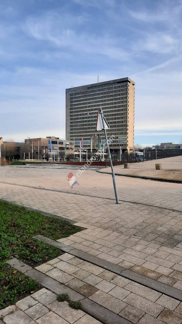 Erasmus Plaza parking