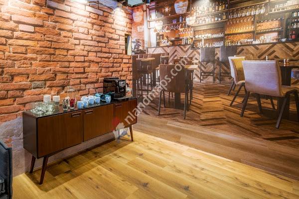 LAB21 Oostzaan | PVC vloeren, laminaat & parket