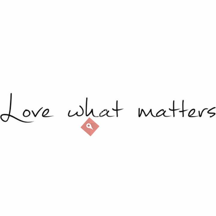 Monique's hair & beauty