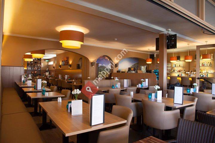 Rivers Hotel & Restaurant