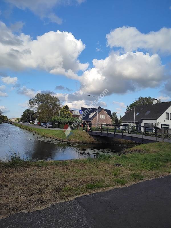 Roelofarendsveen, Westeinde