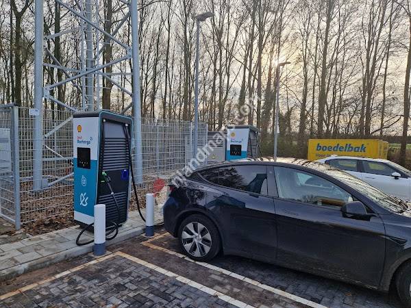 Shell Recharge Charging Station