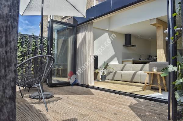 Van Heeckeren Apartments