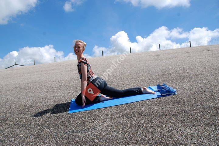 Yoga foar bern, by Anne Bo